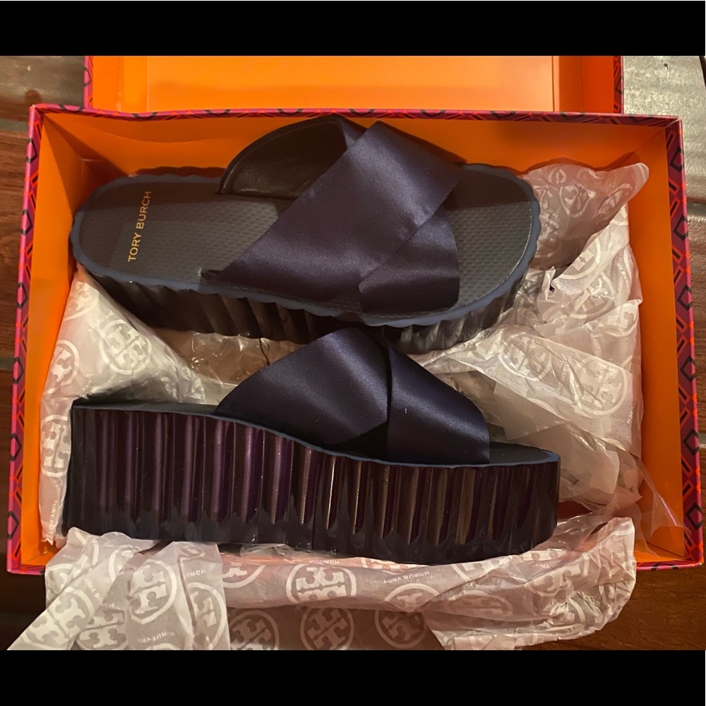 NWT Tory Burch Satin Scallop Wedge Slide Sandals 8